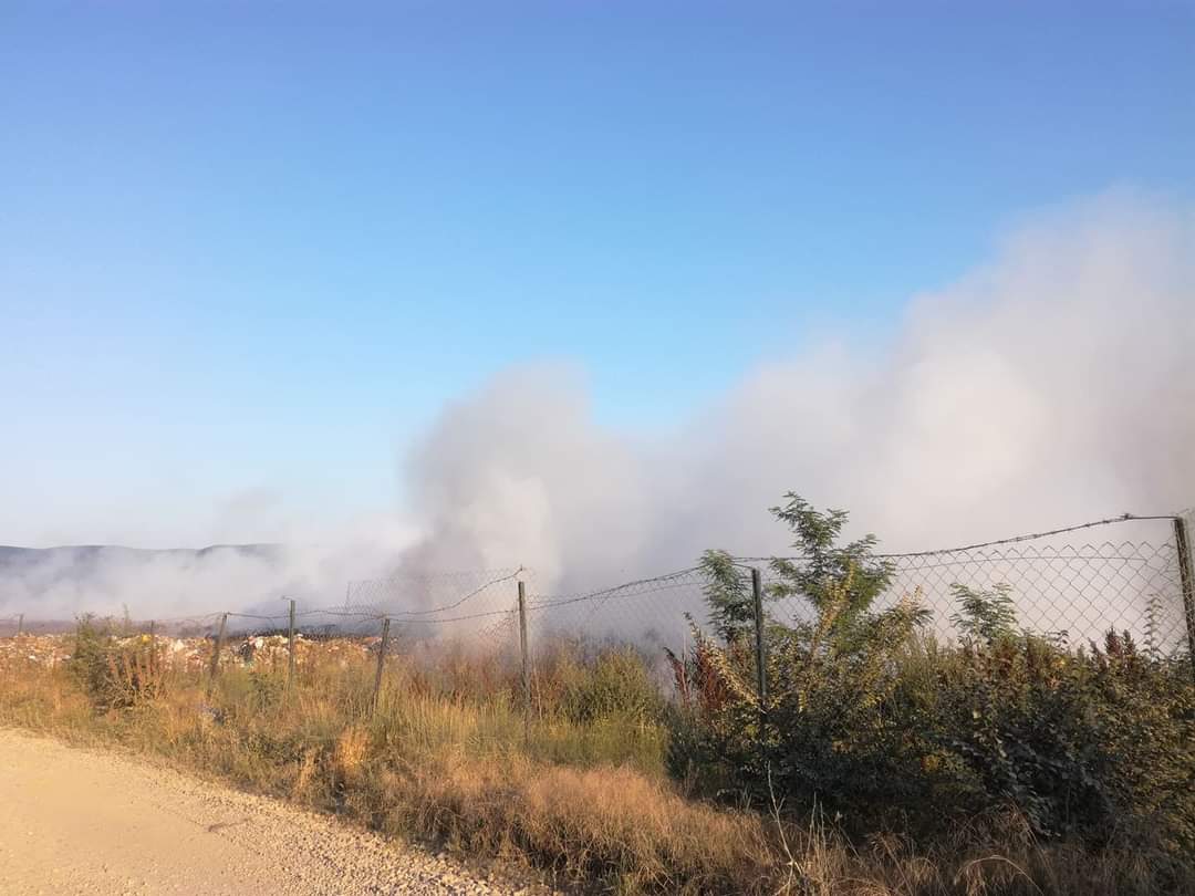 OPŠTINSKO RUKOVODSTVO SE PONAŠA KAO DA DEPONIJA NE GORI